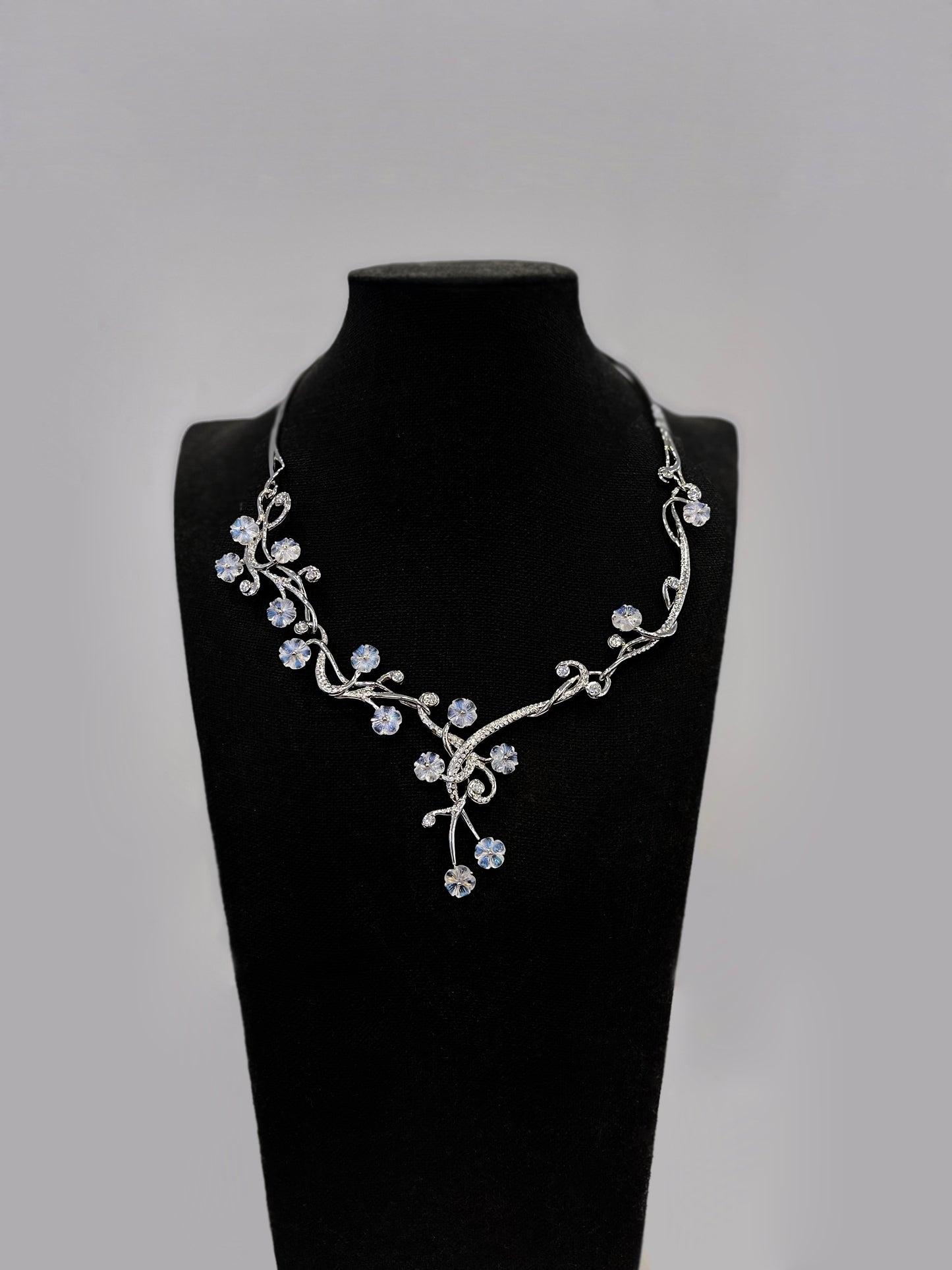 Moonstone Collier