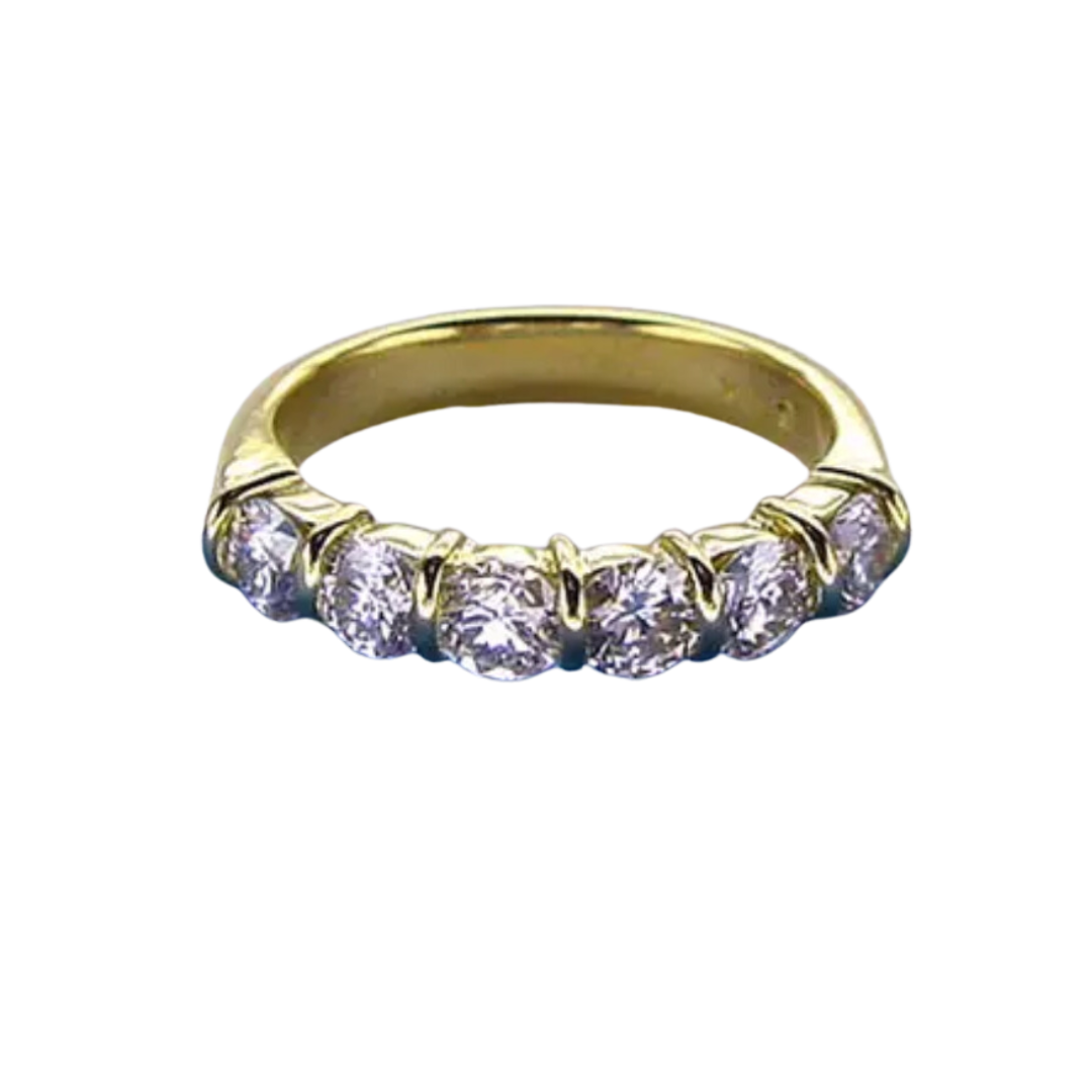 Alliance en diamants demi-éternité
