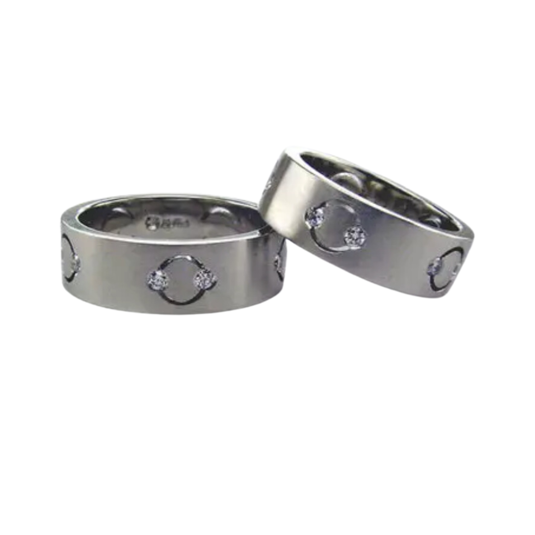 Alliances assorties en platine et en diamant