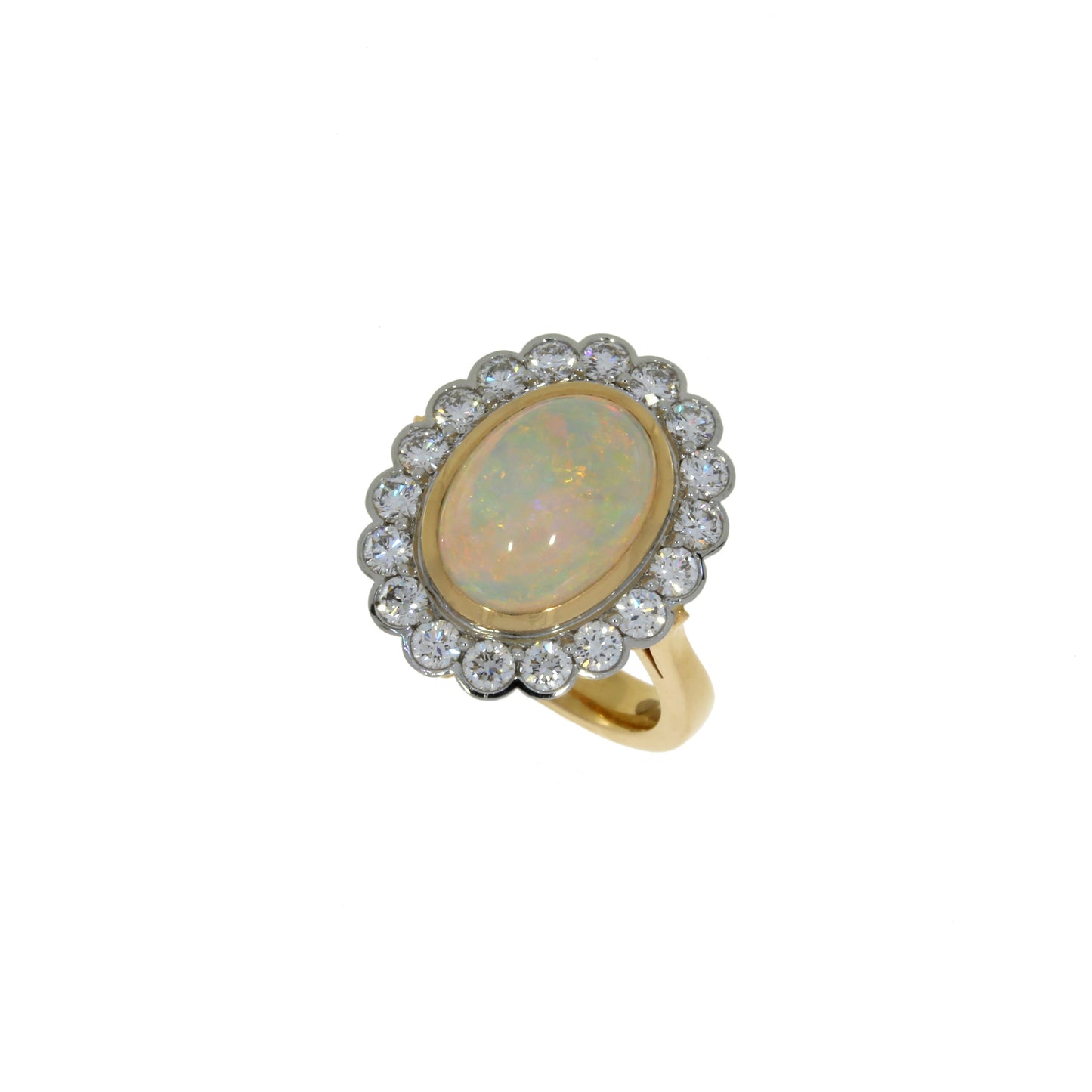 Bague en opale et diamant à dôme élevé