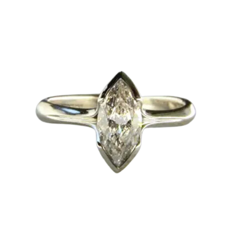 Bague en diamant taille marquise