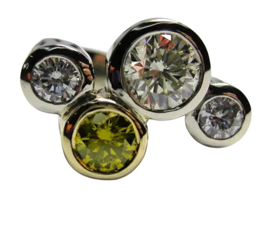 Bague à quatre diamants