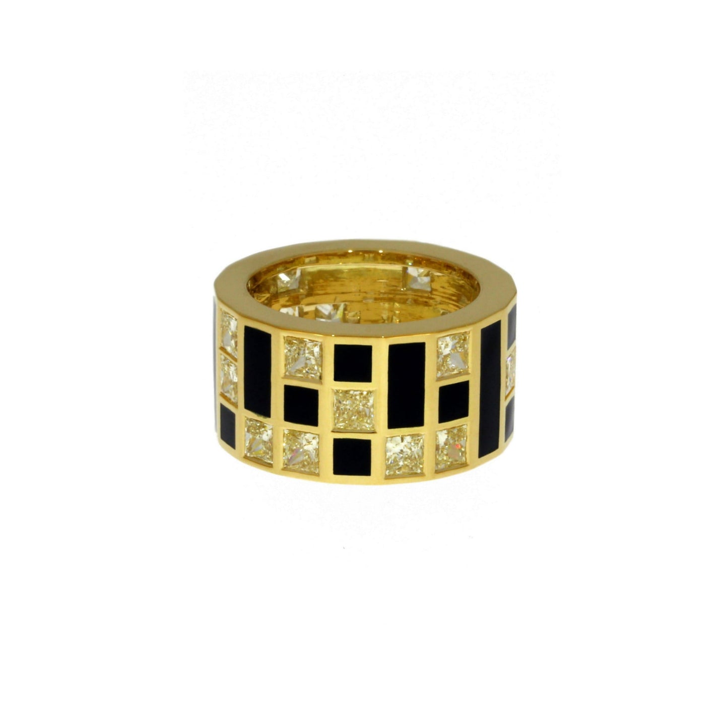 Bague en émail noir et diamant jaune