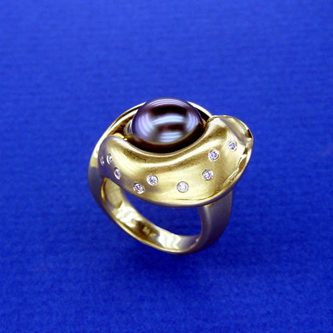 Black Pearl Swirl Ring